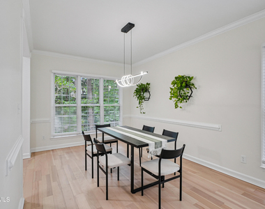 8424 Eagle View Drive - Photo Thumbnail 12