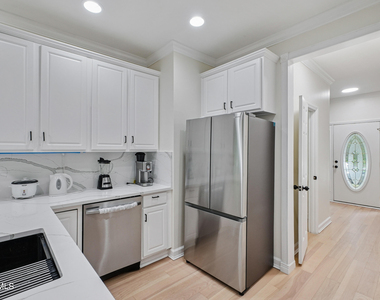 8424 Eagle View Drive - Photo Thumbnail 17