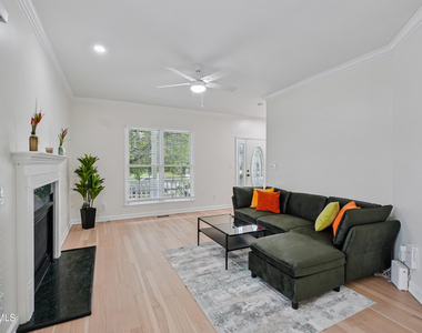 8424 Eagle View Drive - Photo Thumbnail 3