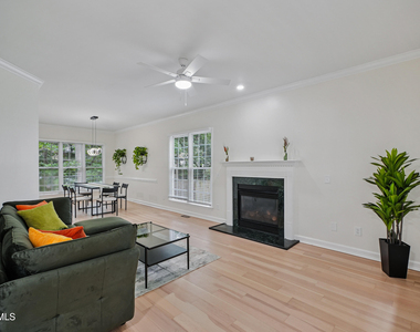 8424 Eagle View Drive - Photo Thumbnail 10