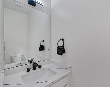 8424 Eagle View Drive - Photo Thumbnail 21