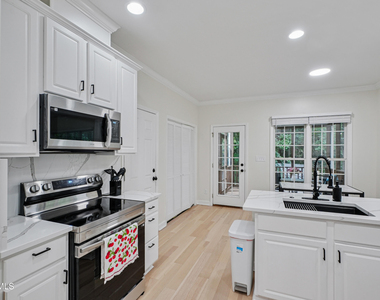 8424 Eagle View Drive - Photo Thumbnail 15