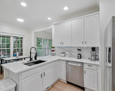 8424 Eagle View Drive - Photo Thumbnail 16