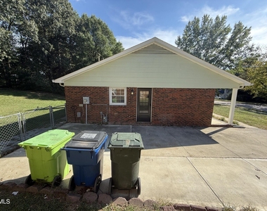5224 Round Hill Lane - Photo Thumbnail 3