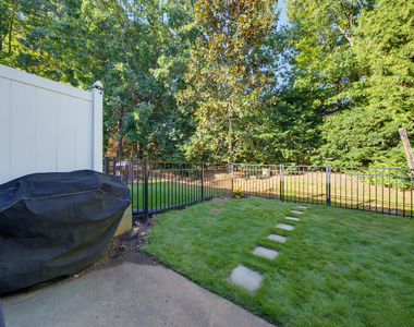 8725 Camden Park Drive - Photo Thumbnail 23