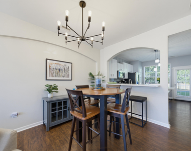 8725 Camden Park Drive - Photo Thumbnail 7