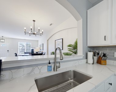 8725 Camden Park Drive - Photo Thumbnail 11