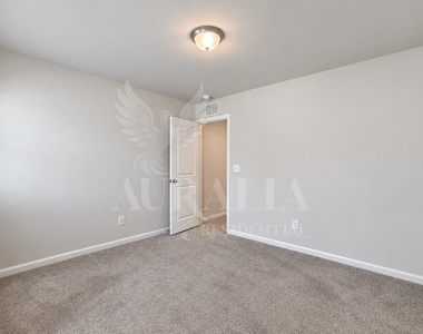160 Royal Star Way - Photo Thumbnail 28