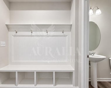 160 Royal Star Way - Photo Thumbnail 15