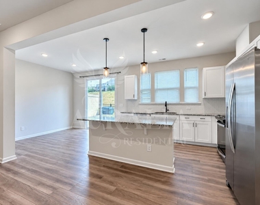 160 Royal Star Way - Photo Thumbnail 5