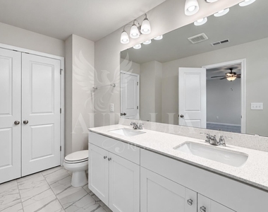 160 Royal Star Way - Photo Thumbnail 31