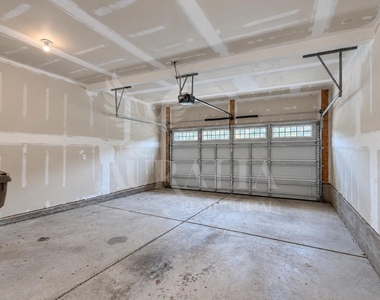 160 Royal Star Way - Photo Thumbnail 17