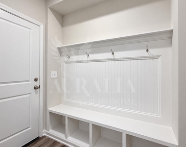 160 Royal Star Way - Photo Thumbnail 16