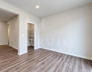 160 Royal Star Way - Photo Thumbnail 11