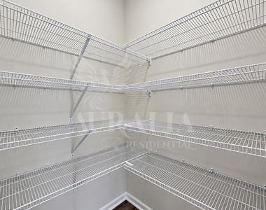 160 Royal Star Way - Photo Thumbnail 10