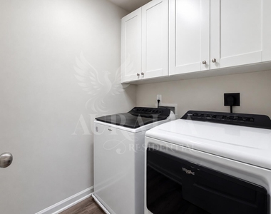 160 Royal Star Way - Photo Thumbnail 21