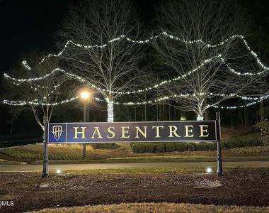 7645 Hasentree Way - Photo Thumbnail 12