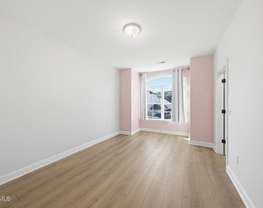 7645 Hasentree Way - Photo Thumbnail 7