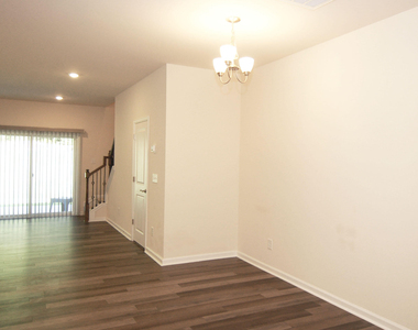 331 White Oak Ridge Drive - Photo Thumbnail 3