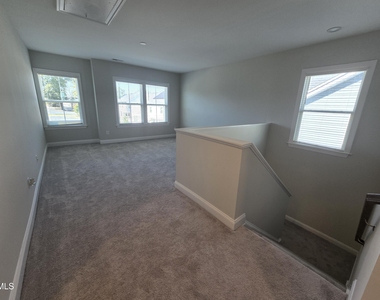 421 Hawkeye Drive - Photo Thumbnail 35