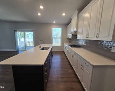 421 Hawkeye Drive - Photo Thumbnail 21