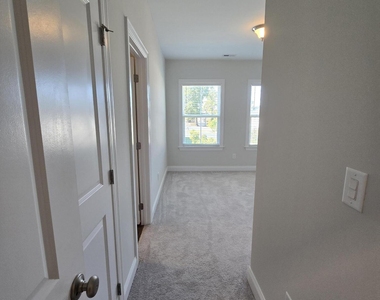 421 Hawkeye Drive - Photo Thumbnail 45