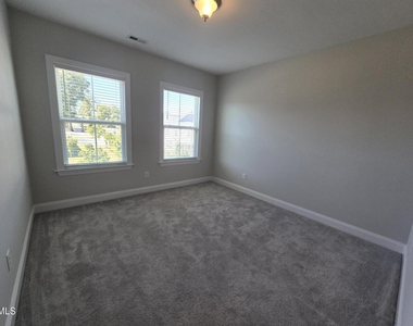421 Hawkeye Drive - Photo Thumbnail 46