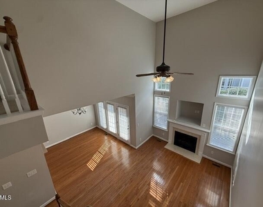 6003 Kohler Lane - Photo Thumbnail 5
