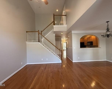 6003 Kohler Lane - Photo Thumbnail 2