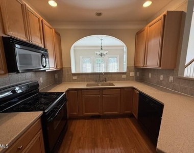 6003 Kohler Lane - Photo Thumbnail 6