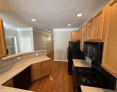 6003 Kohler Lane - Photo Thumbnail 7