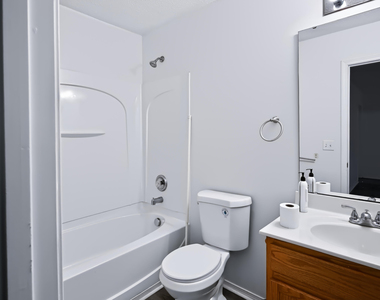 956 Mailwood Drive - Photo Thumbnail 9