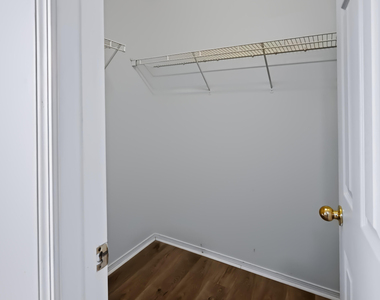 956 Mailwood Drive - Photo Thumbnail 3