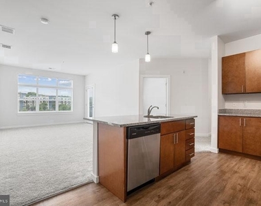 131 Bridge Street - Photo Thumbnail 91