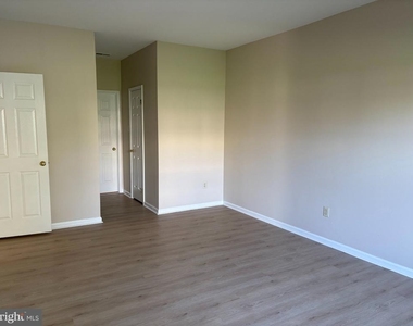 1007 Waterford Road - Photo Thumbnail 11