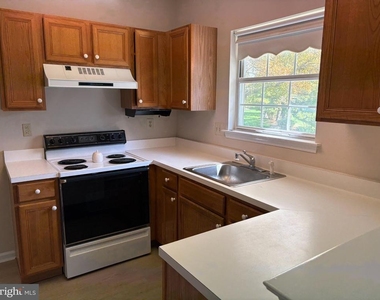 1007 Waterford Road - Photo Thumbnail 8