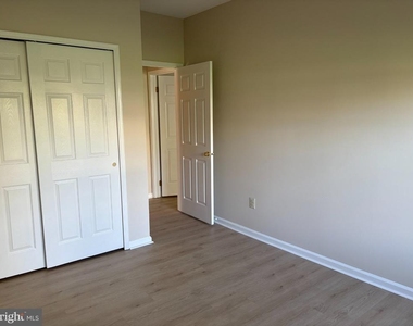 1007 Waterford Road - Photo Thumbnail 16