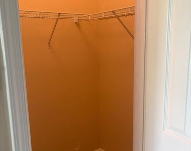 1007 Waterford Road - Photo Thumbnail 12