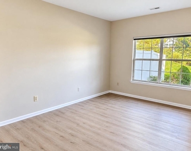 1007 Waterford Road - Photo Thumbnail 10