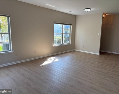 1007 Waterford Road - Photo Thumbnail 5
