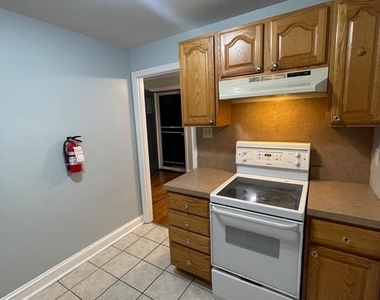 40 Lee Street - Photo Thumbnail 6