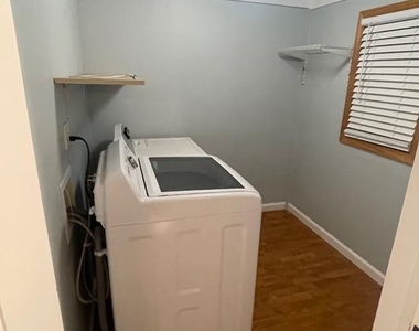 40 Lee Street - Photo Thumbnail 9