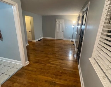 40 Lee Street - Photo Thumbnail 5