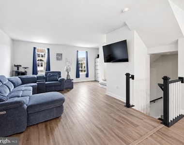108 Freedom Way - Photo Thumbnail 1