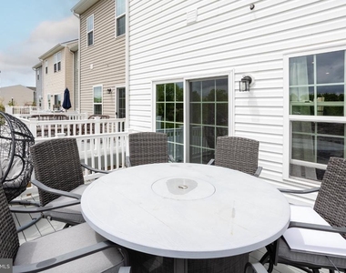 108 Freedom Way - Photo Thumbnail 31