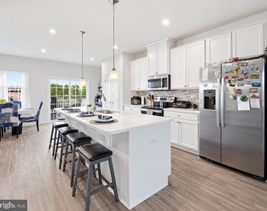 108 Freedom Way - Photo Thumbnail 7