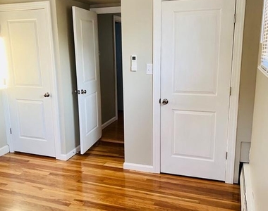 1703 Hollywood Avenue - Photo Thumbnail 6