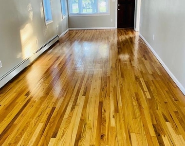 1703 Hollywood Avenue - Photo Thumbnail 2