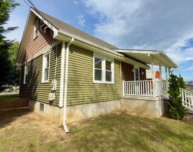 990 Elm Road - Photo Thumbnail 12