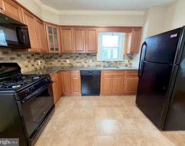 990 Elm Road - Photo Thumbnail 22